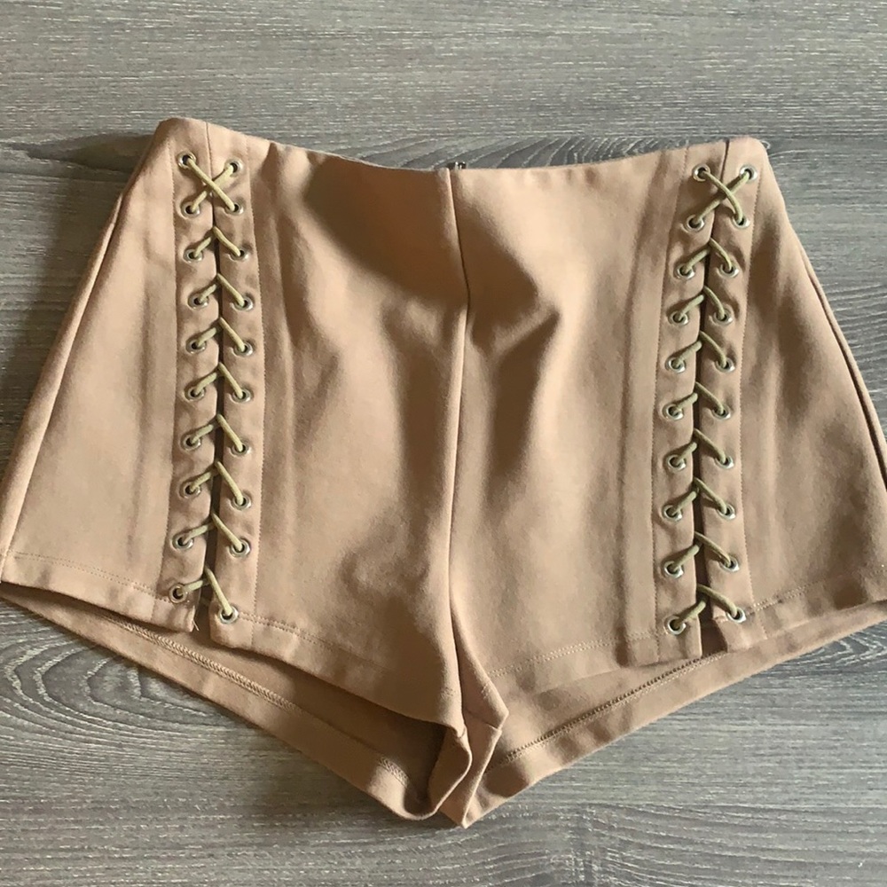 Superdown Tan Ava Lace Up Shorts Size Medium